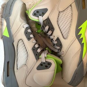 🩶 Air Jordan 5 Retro “Green Bean”